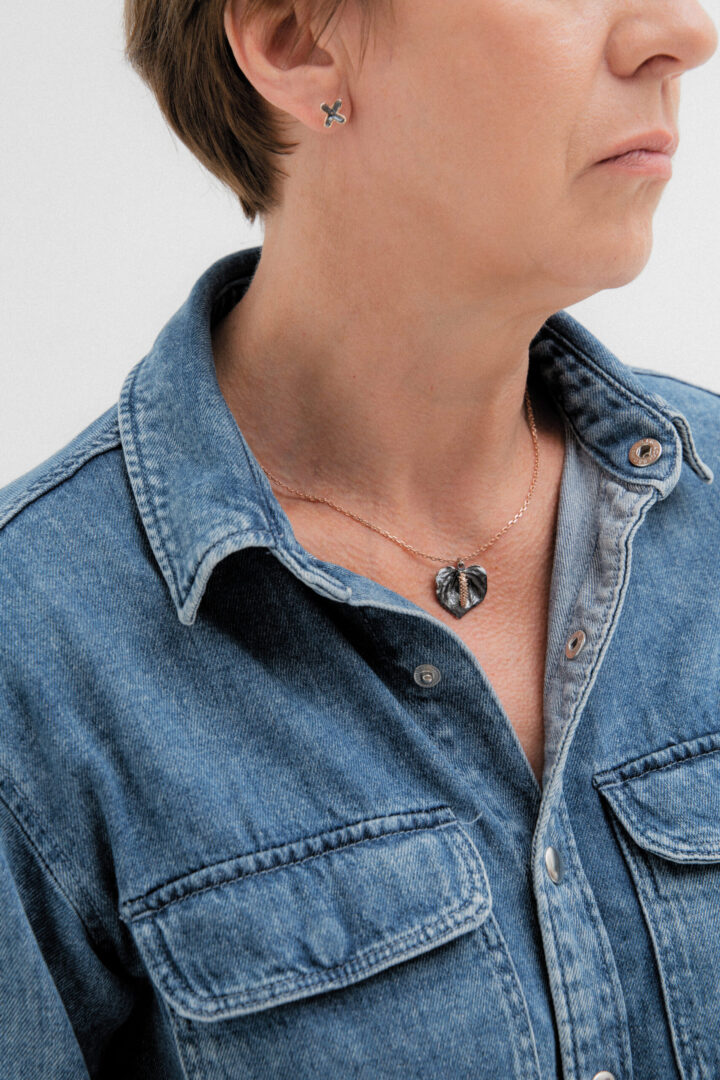 Подвеска Антуриум (позолоченный пестик)