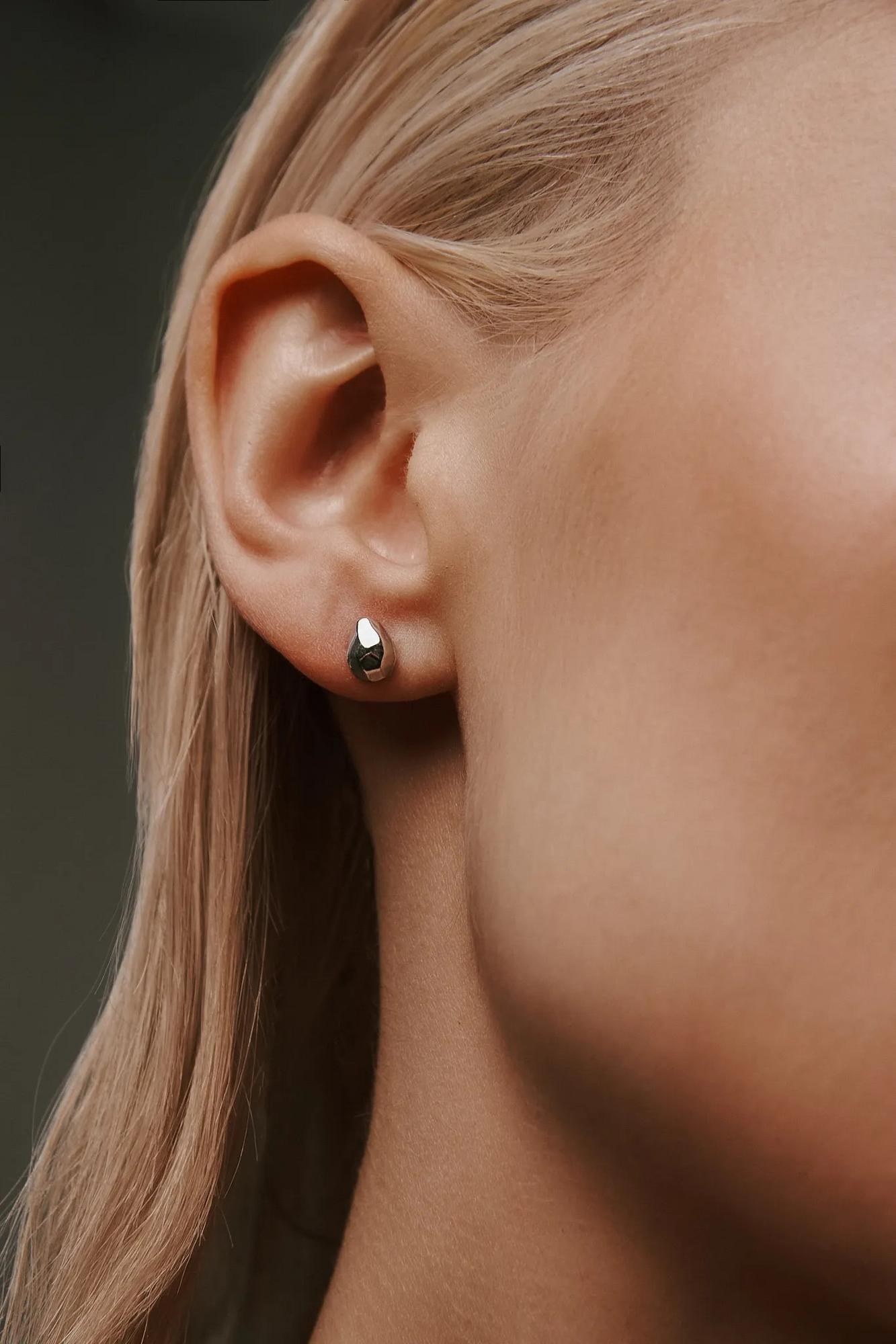 Серебряные серьги-пусеты «Цыпа»