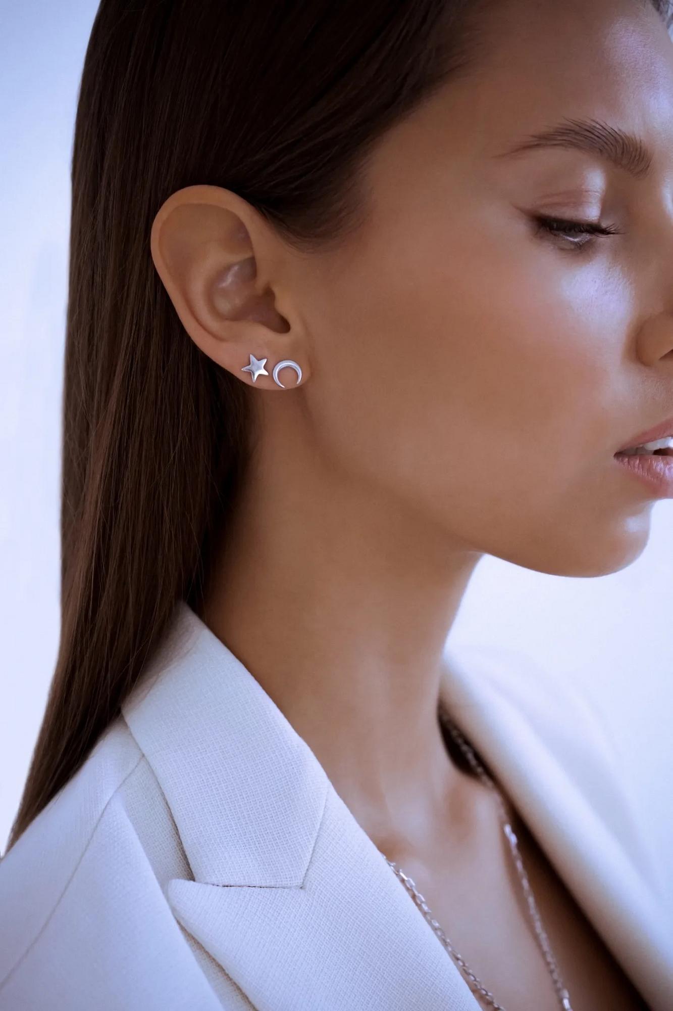 Серебряные серьги-пусеты "Лунница"