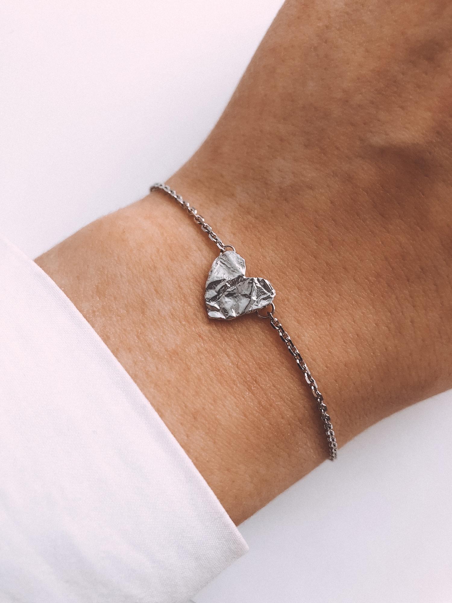 Серебряный браслет на цепочке сердце Фолио - Folio