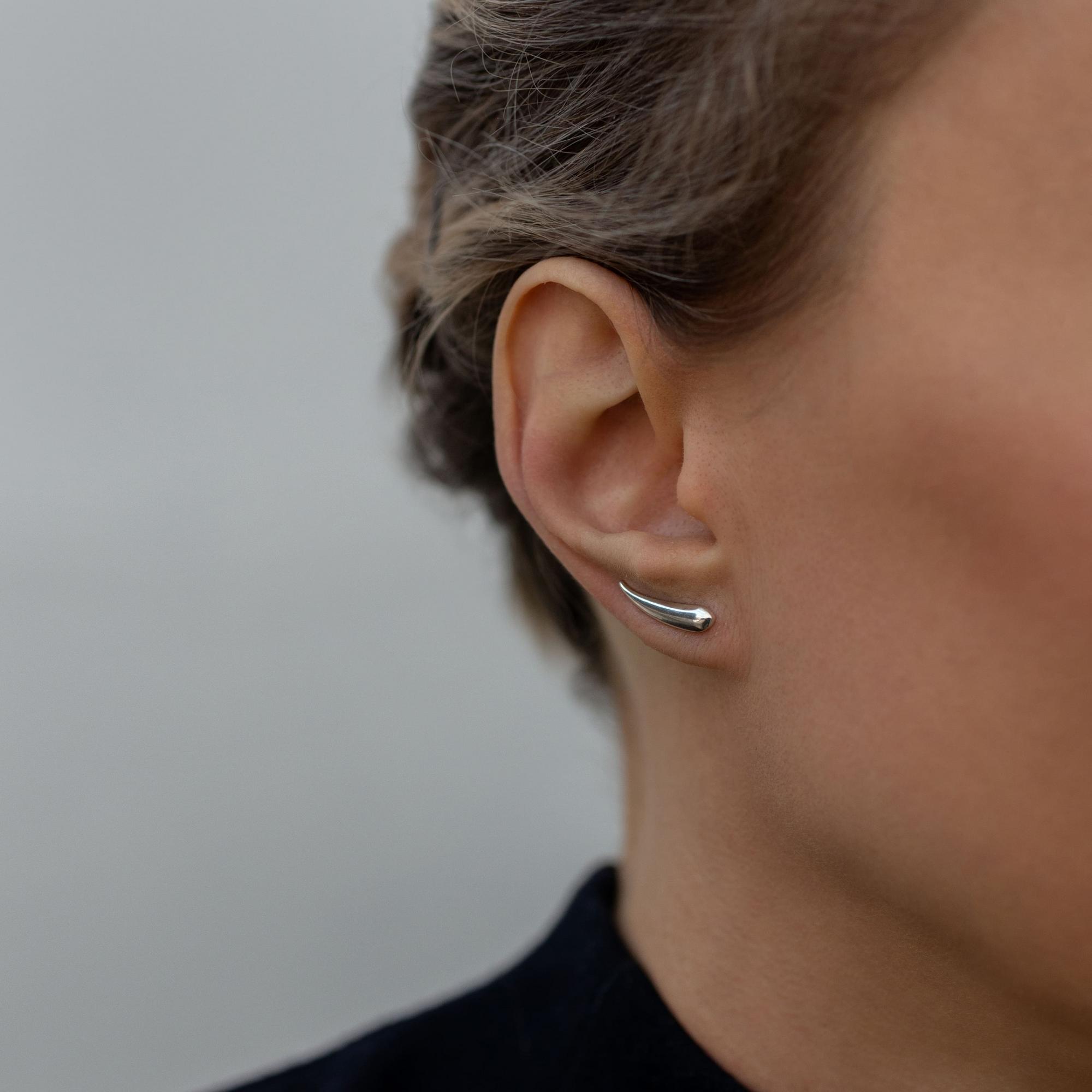 Клаймбер "Большая запятая" на правое ухо серебро - Virgola grande