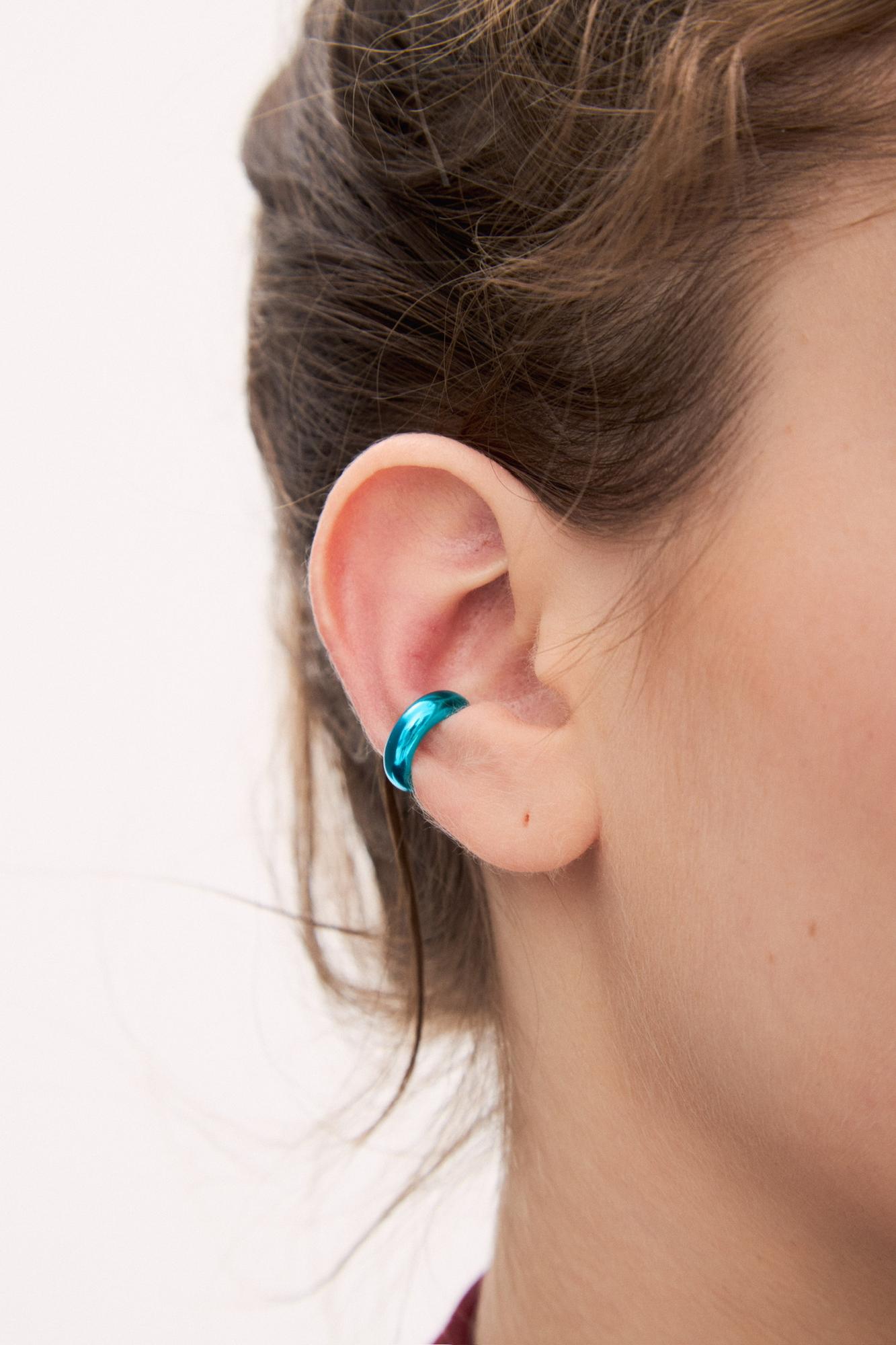 Серебряная объемная серьга-кафф в синем цвете - Bubble blue