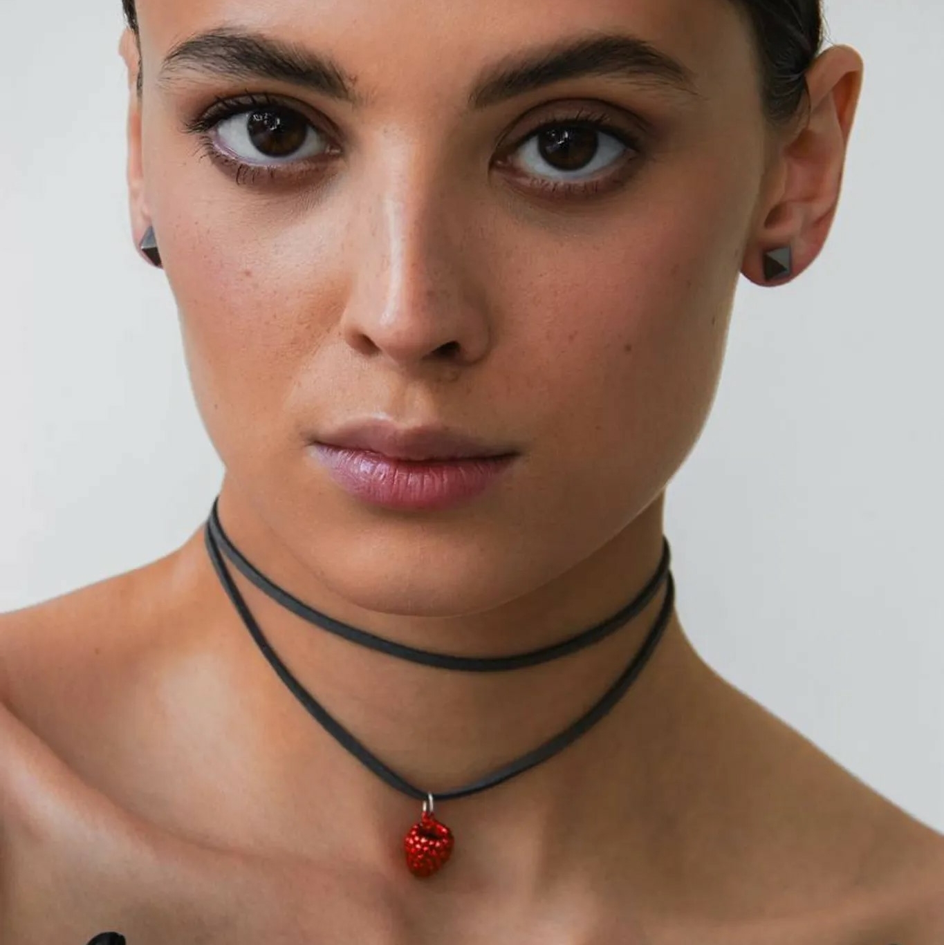 Серебряное красное колье-чокер «Сладко на губах» - red