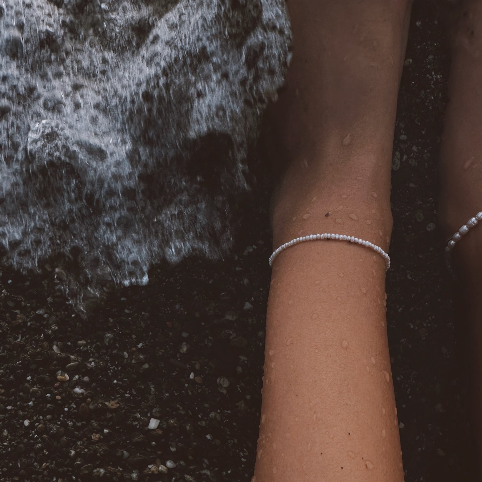 Серебряный браслет на ногу с жемчугом, 1-2 мм