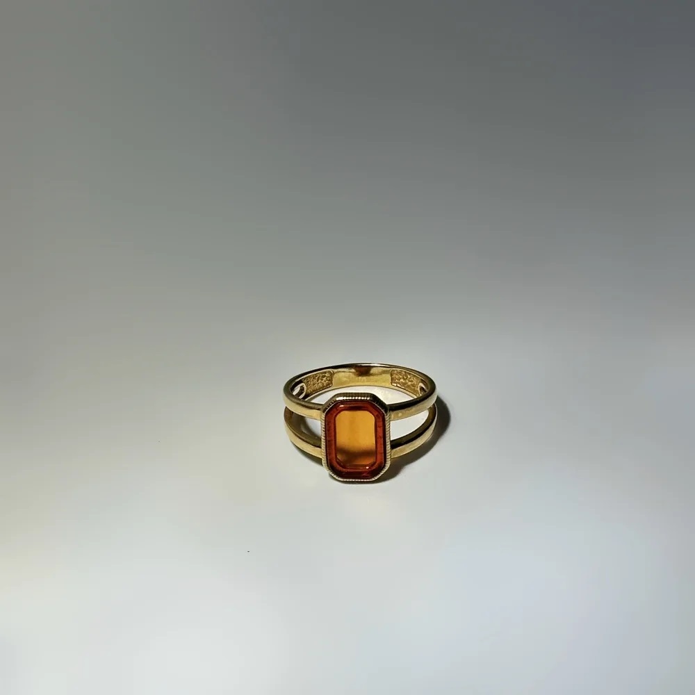 Кольцо серебряное с янтарём R20040ZK