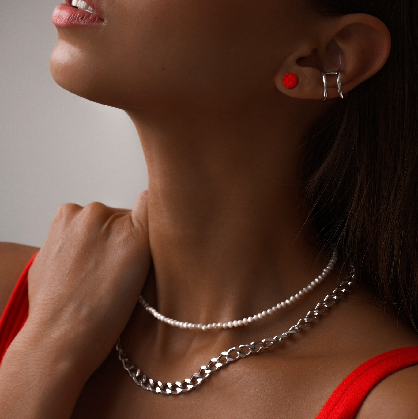 Серебряные серьги-пусеты «Круг» красные