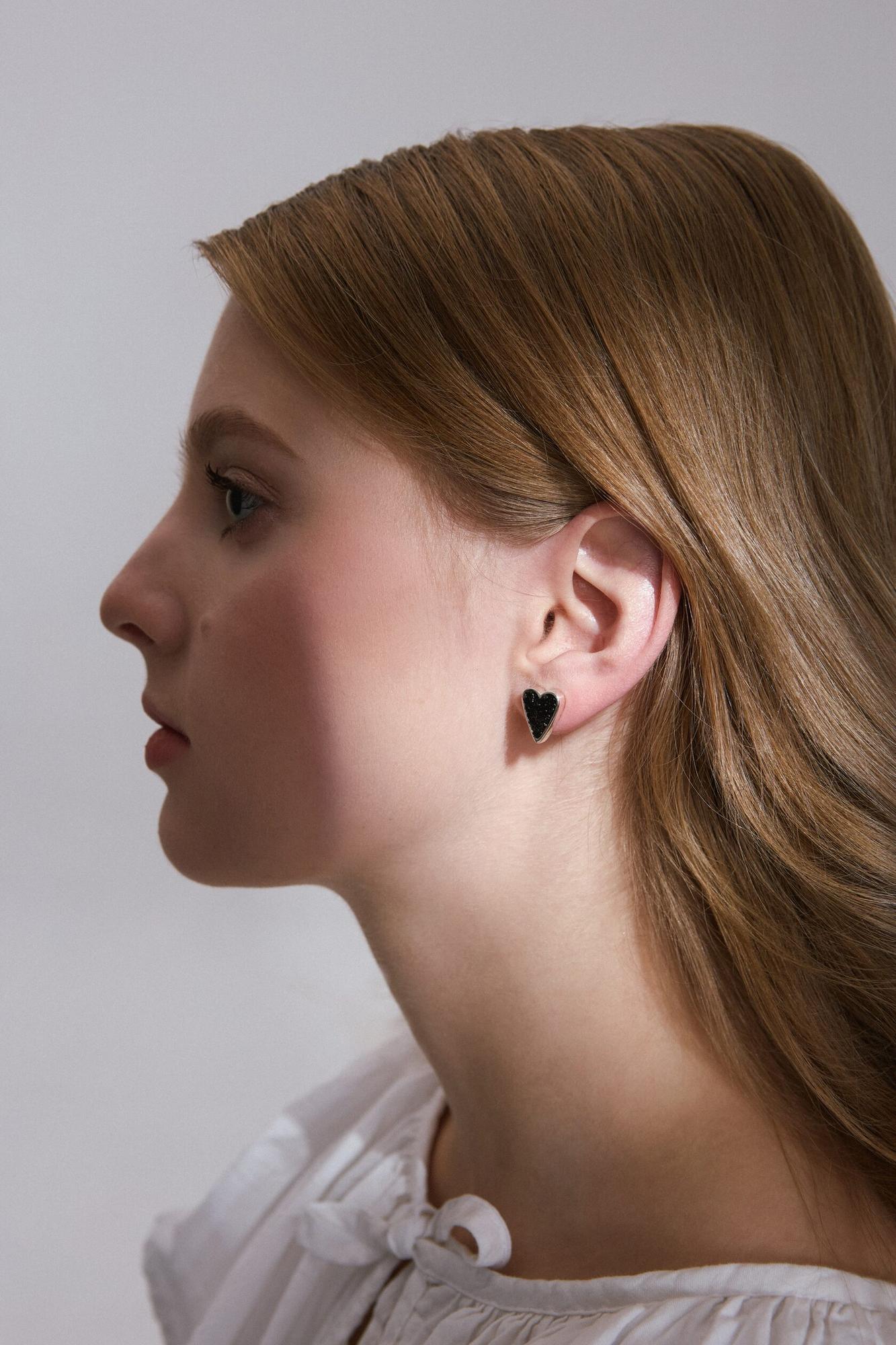 Пусеты сердца с чёрным турмалином