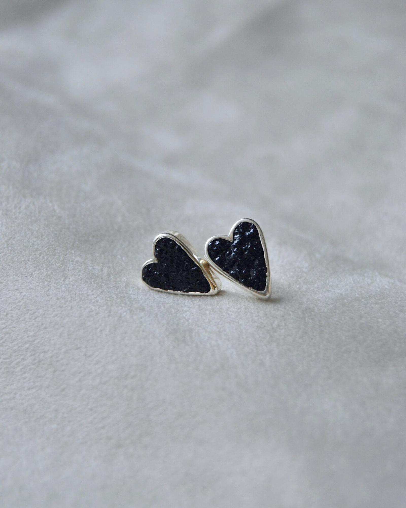 Пусеты сердца с чёрным турмалином