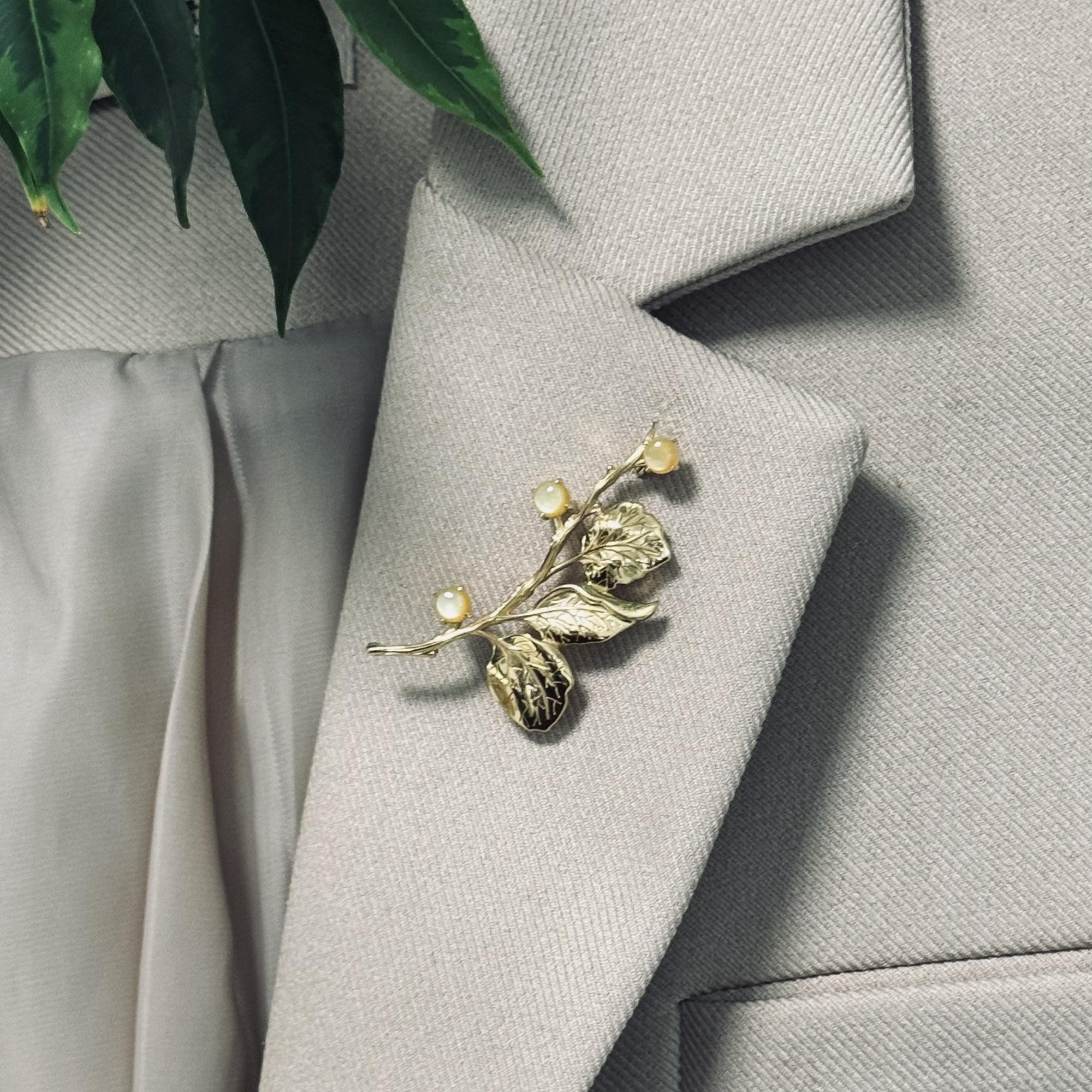 Брошь Веточка позолота