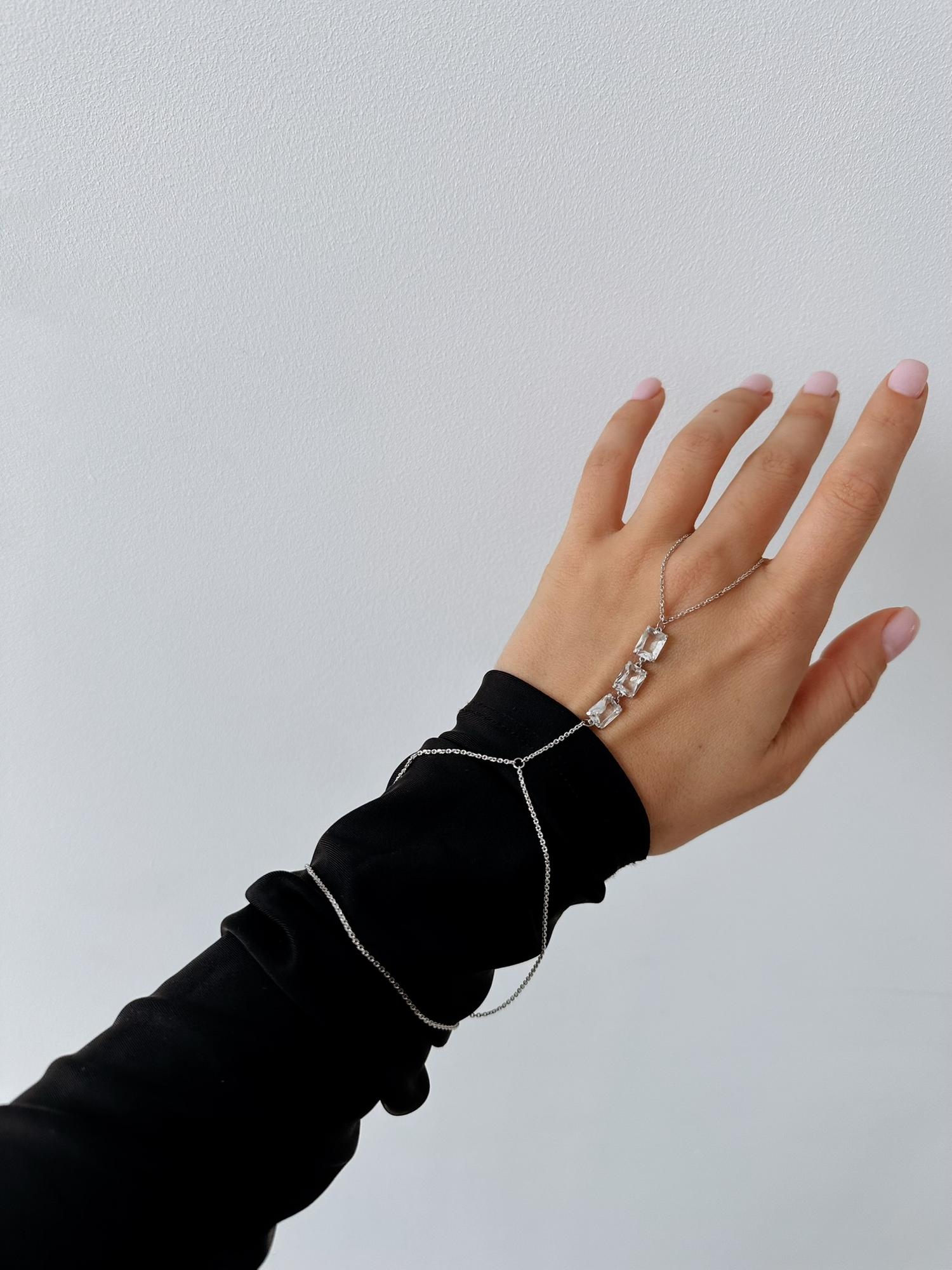 Серебряный браслет-слейв на цепочке на руку с горным хрусталем