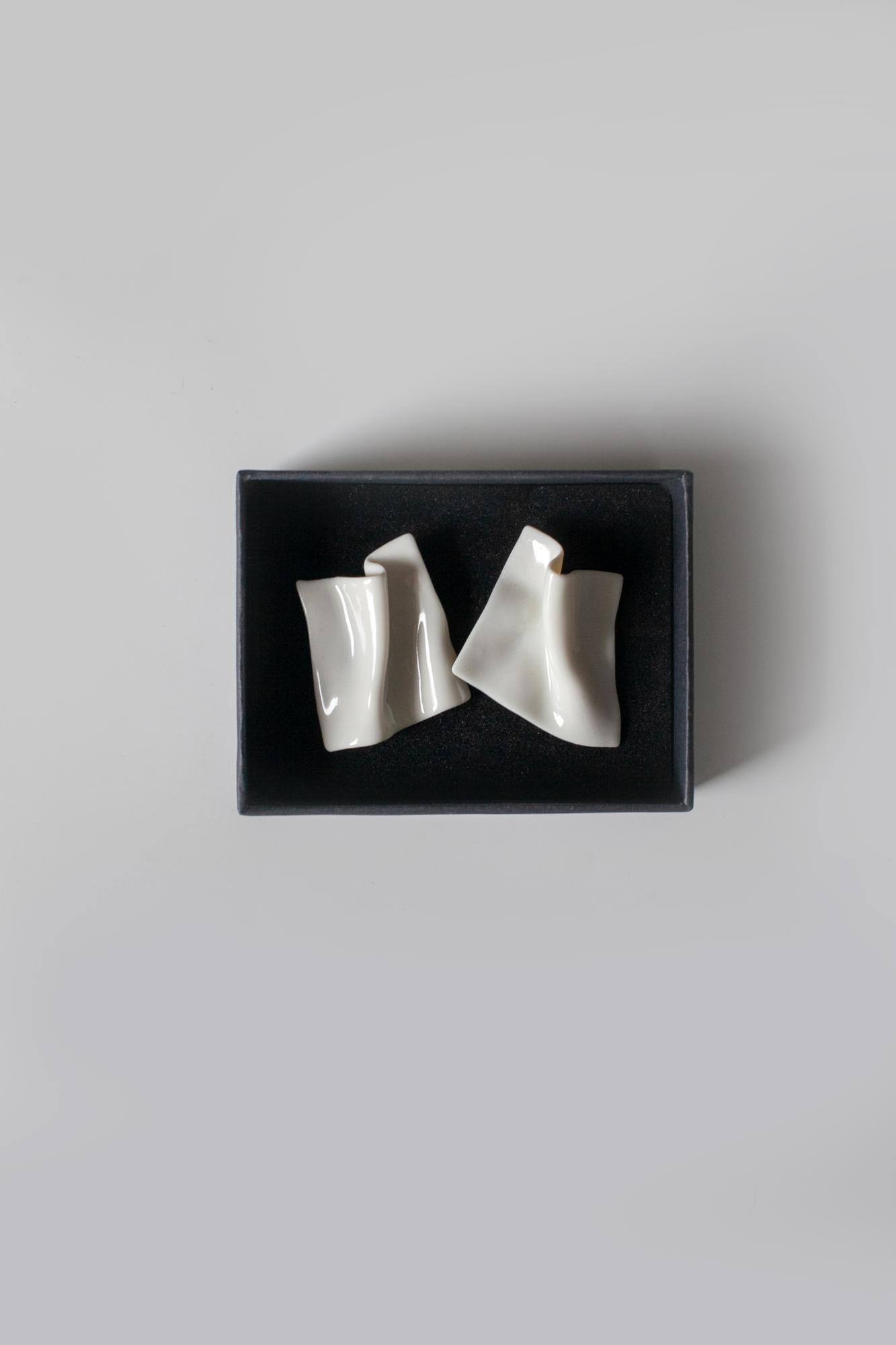 Серьги на гвоздиках «Драпировка» S-126