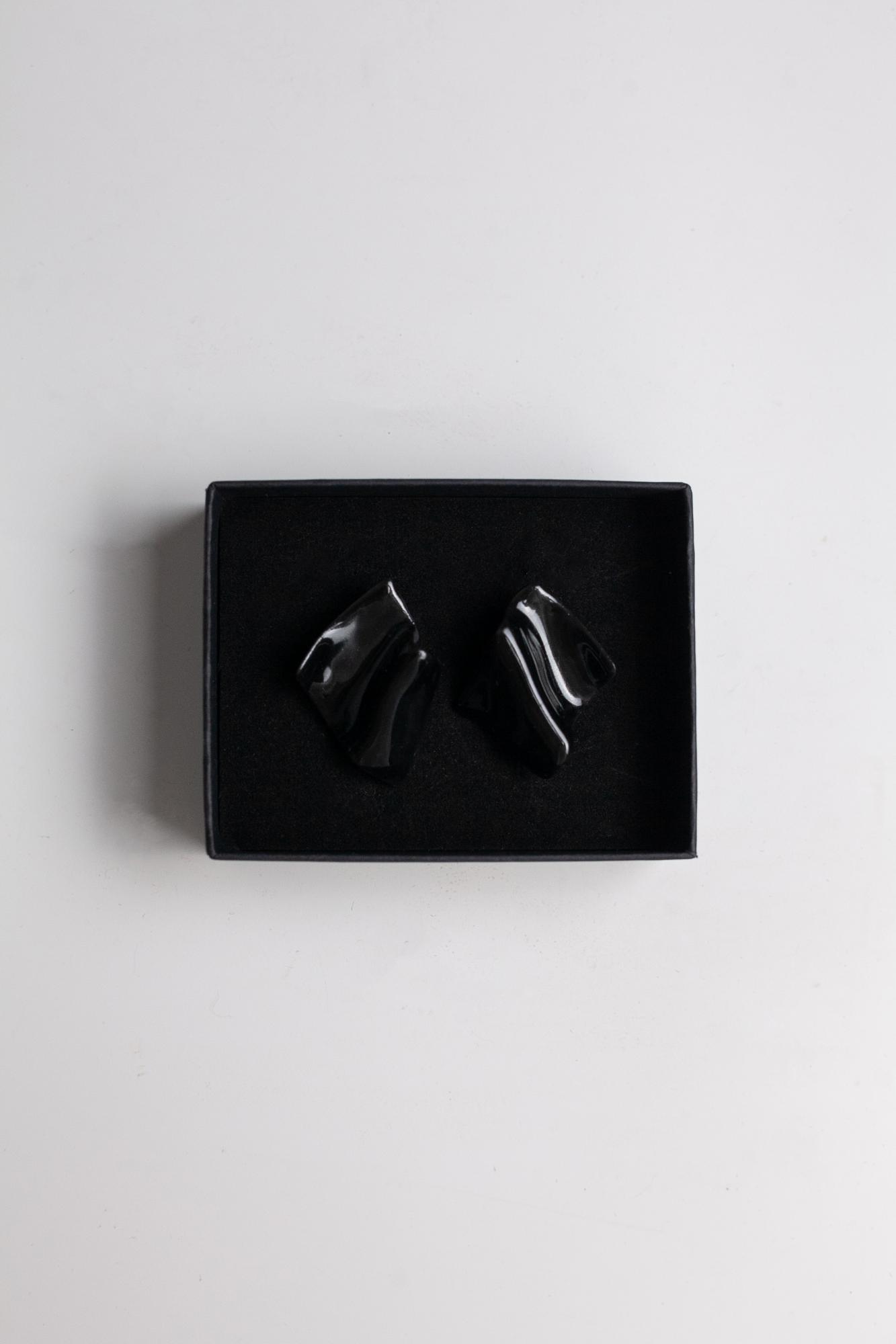 Серьги на гвоздиках «Лак» S-138