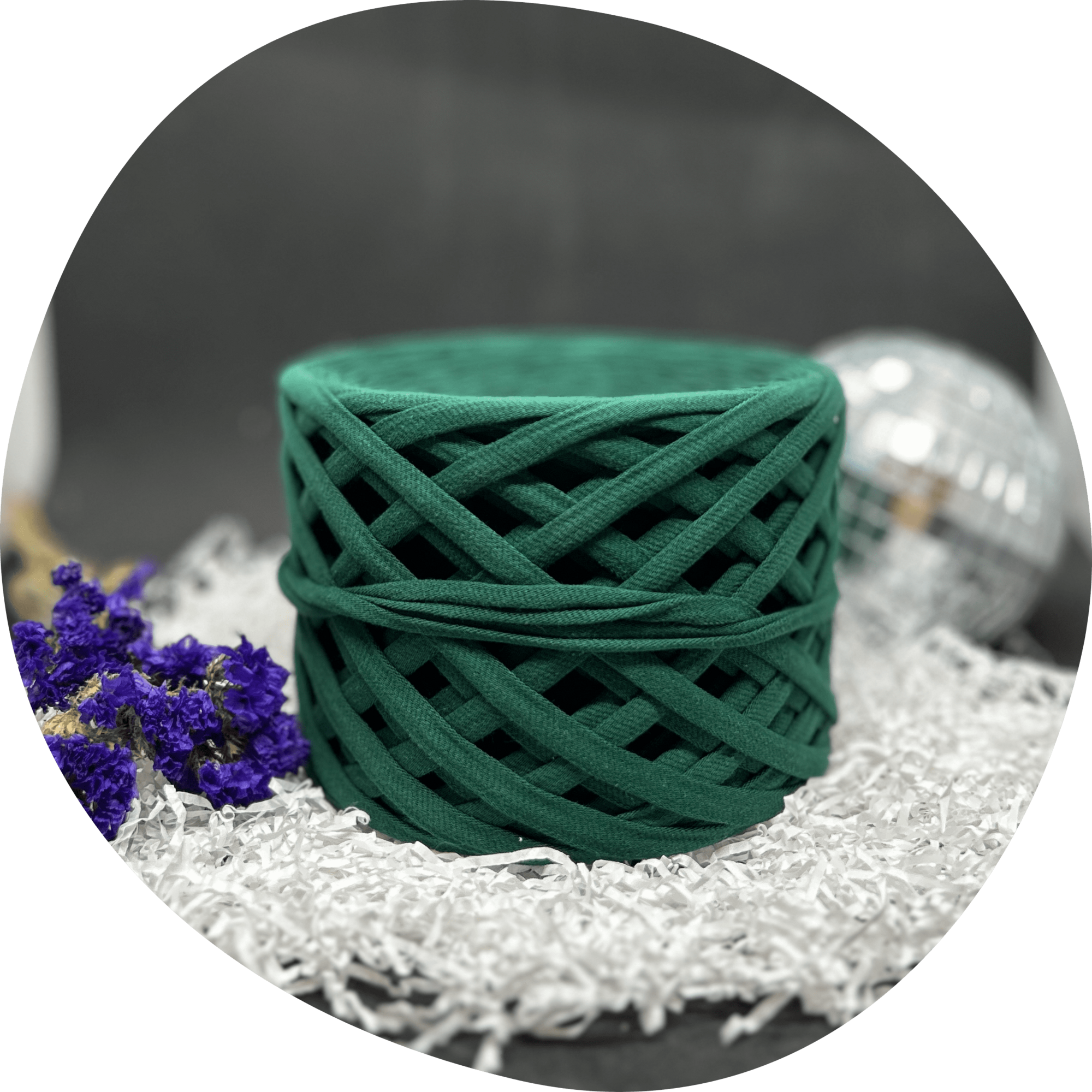 Тускло-зеленый