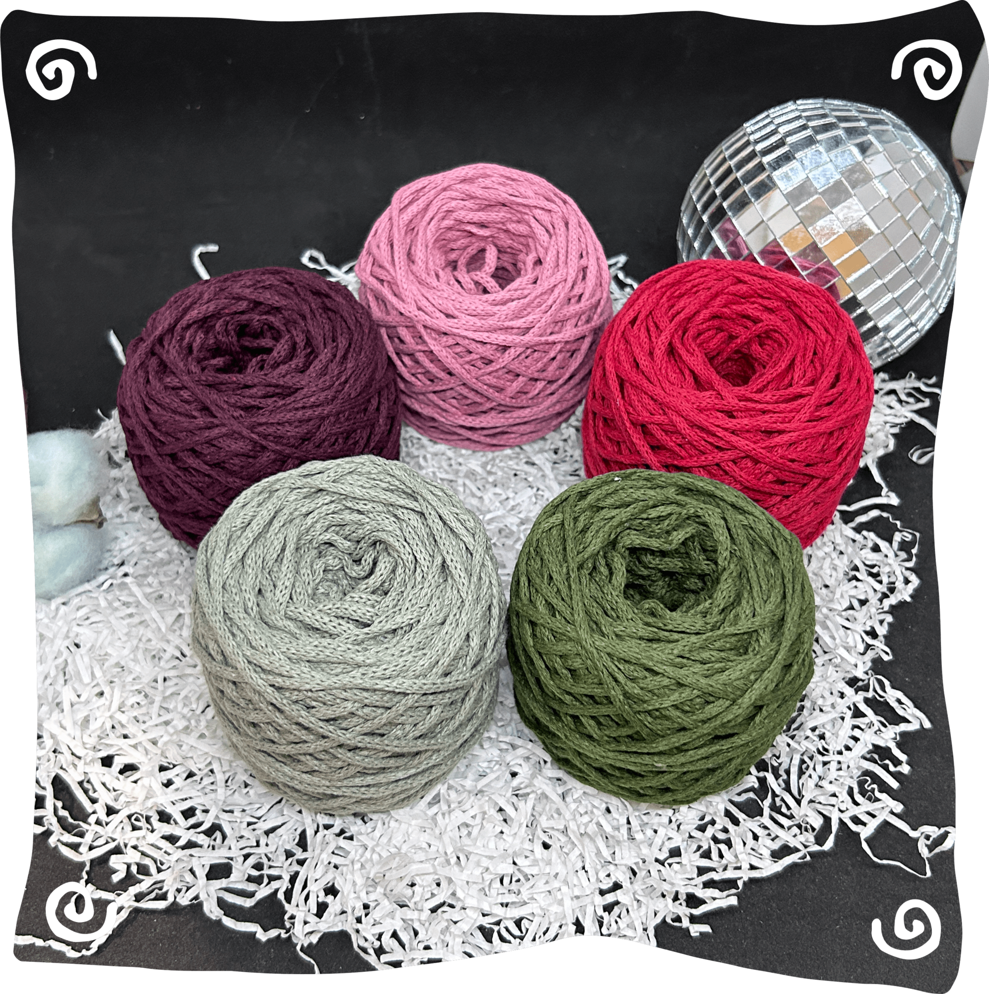 Набор №9 - "Маки" ХБ 3 мм клубок, 5 по 80г, 45м, цвета – 24,26,33,37,40