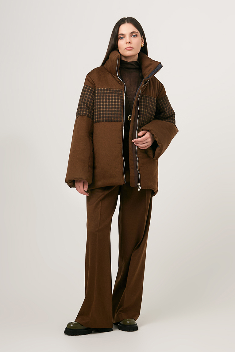 Пуховик  из премиальной шерсти коричневого цвета