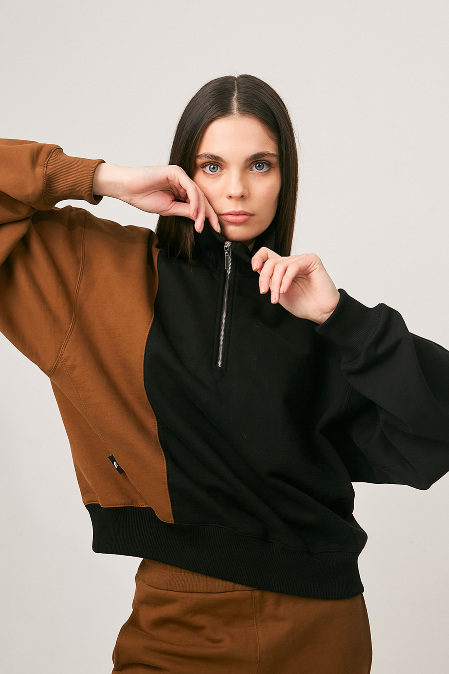 Брюки спортивные широкие коричневого цвета