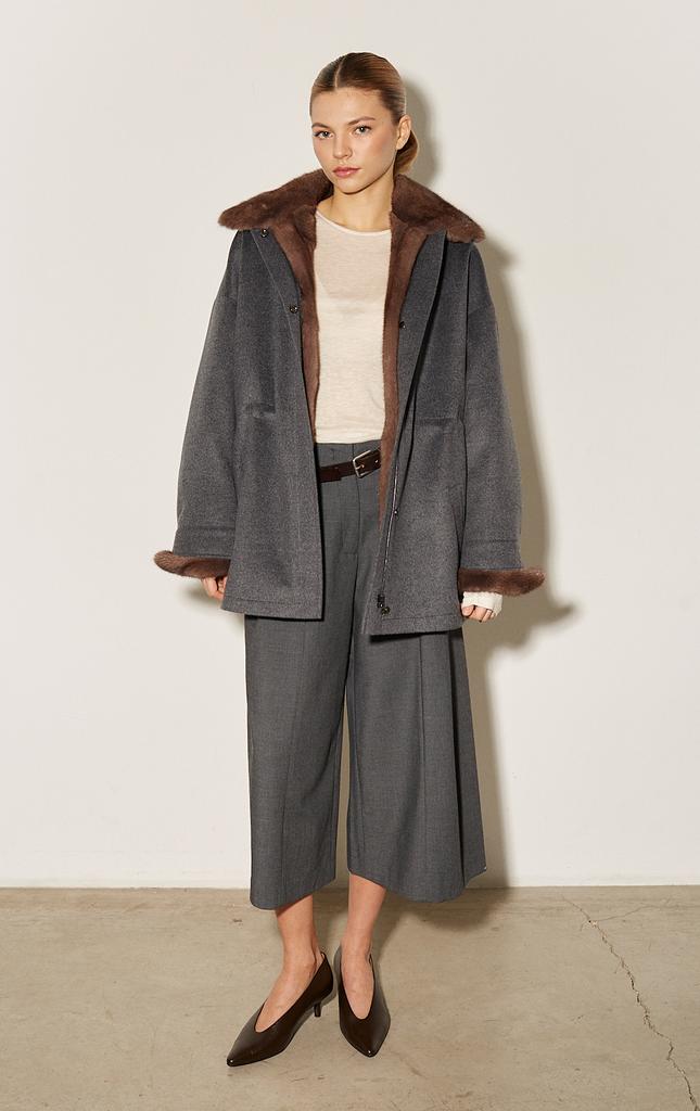 Куртка трансформер с подстежкой из меха норки с врезными карманами