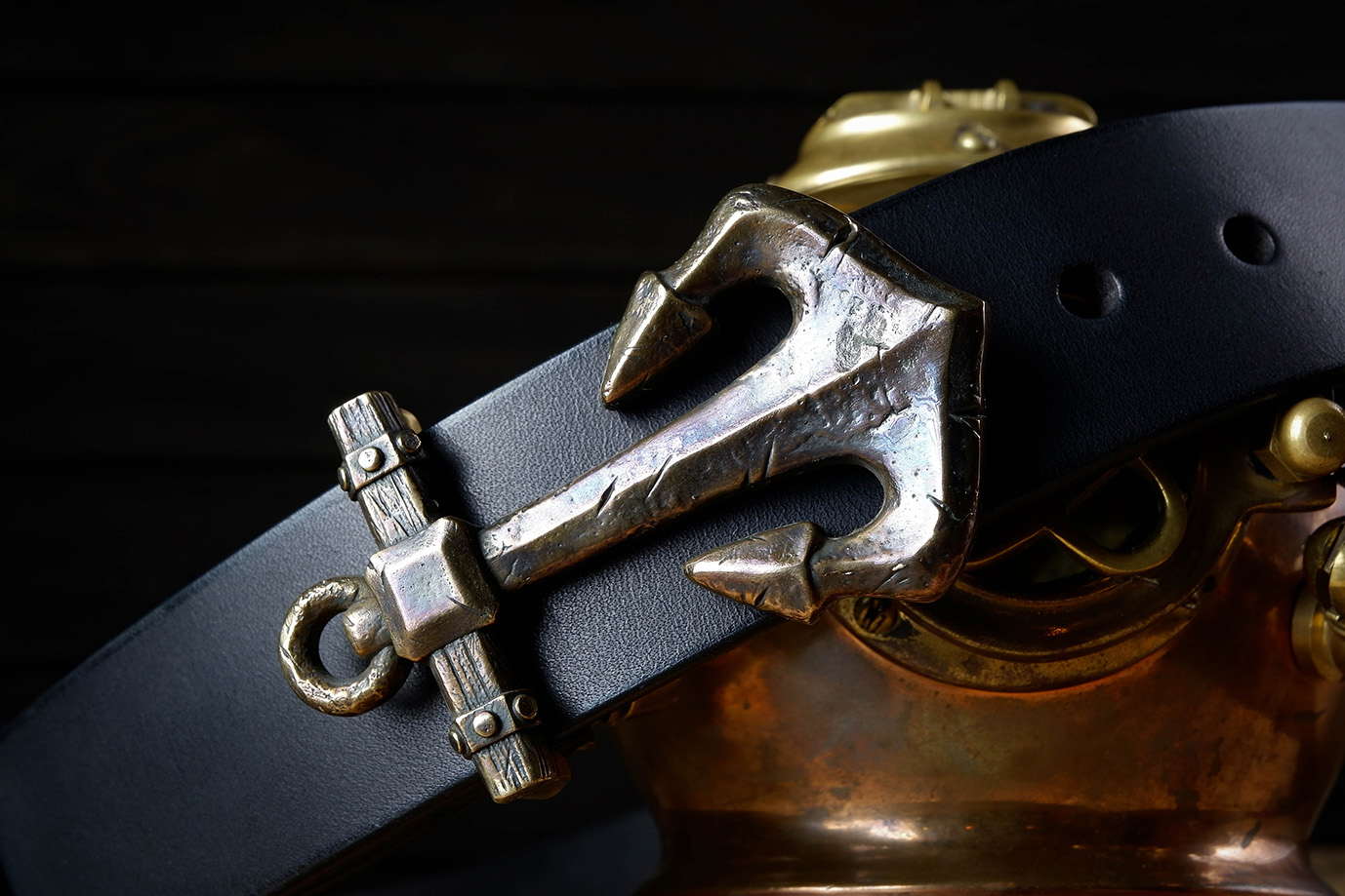 мужской ремень, кожаный ремень, для джинсов, черная кожа, толстый ремень, пряжка литая латунь, ширина 40 мм, 4 см, ручная работа, Grossone, водяной буйвол, надежная пряжка, японская кожа, ручная прошивка, брючный, джинсовый ремень, классический ремень, купить ремень, заказать ремень, ремень под заказ, ремень большой размер, авторские пряжки, необычные пряжки, пряжка якорь