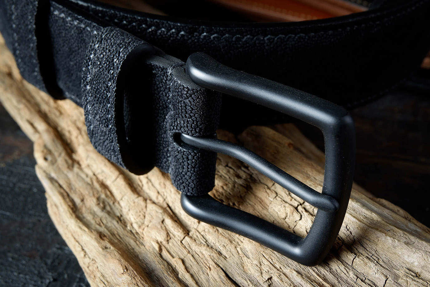 мужской ремень, кожаный ремень, для джинсов, для брюк, черная кожа, пряжка нержавеющая сталь,  ширина 40 мм, 4 см, ручная работа, Grossone, надежная пряжка, натуральная кожа, экзотическая кожа, необычная кожа, редкая кожа, ручная прошивка, брючный, джинсовый ремень, классический ремень, купить ремень, заказать ремень, ремень под заказ, ремень большой размер, кожа слона, необычный ремень