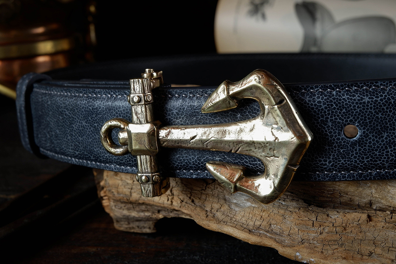 мужской ремень, кожаный ремень, для джинсов, для брюк, черная кожа, пряжка нержавеющая сталь,  ширина 40 мм, 4 см, ручная работа, Grossone, надежная пряжка, натуральная кожа, экзотическая кожа, необычная кожа, редкая кожа, ручная прошивка, брючный, джинсовый ремень, классический ремень, купить ремень, заказать ремень, ремень под заказ, ремень большой размер, кожа слона, необычный ремень, авторские пряжки, необычные пряжки, пряжка якорь