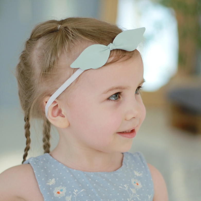 Повязка на голову "Крылья ангела" цвет светло-голубой