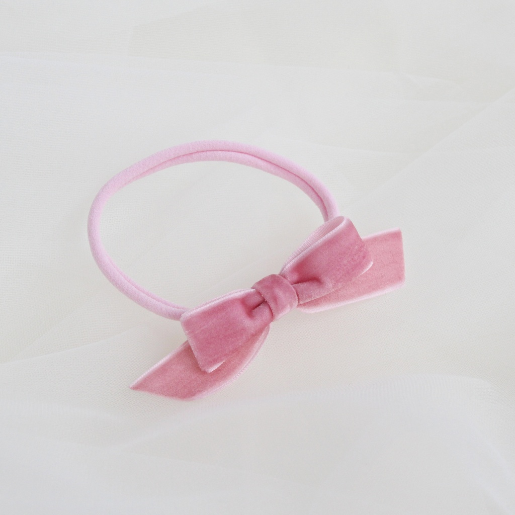 Повязка на голову "Бархатный бантик" розовый