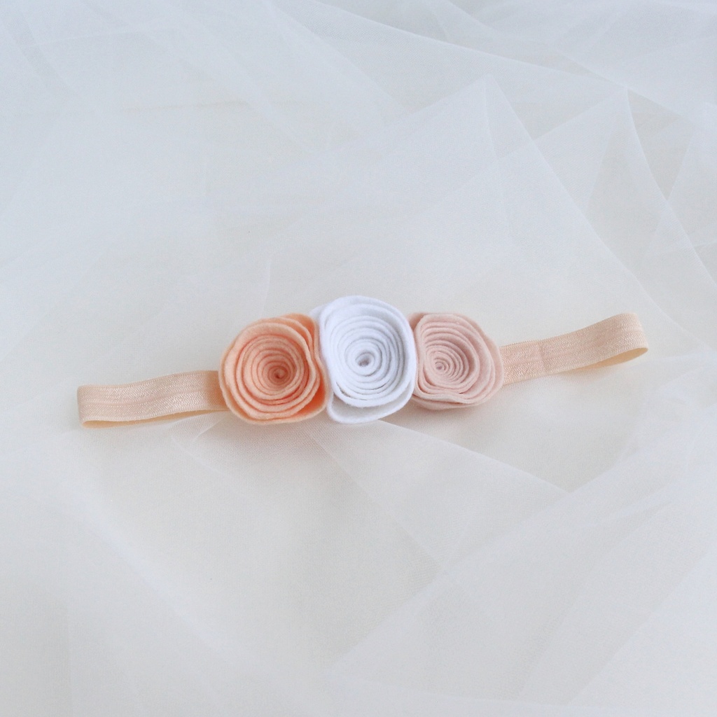 Повязка на голову "Фетровый цветы" цвет белый и персиковый