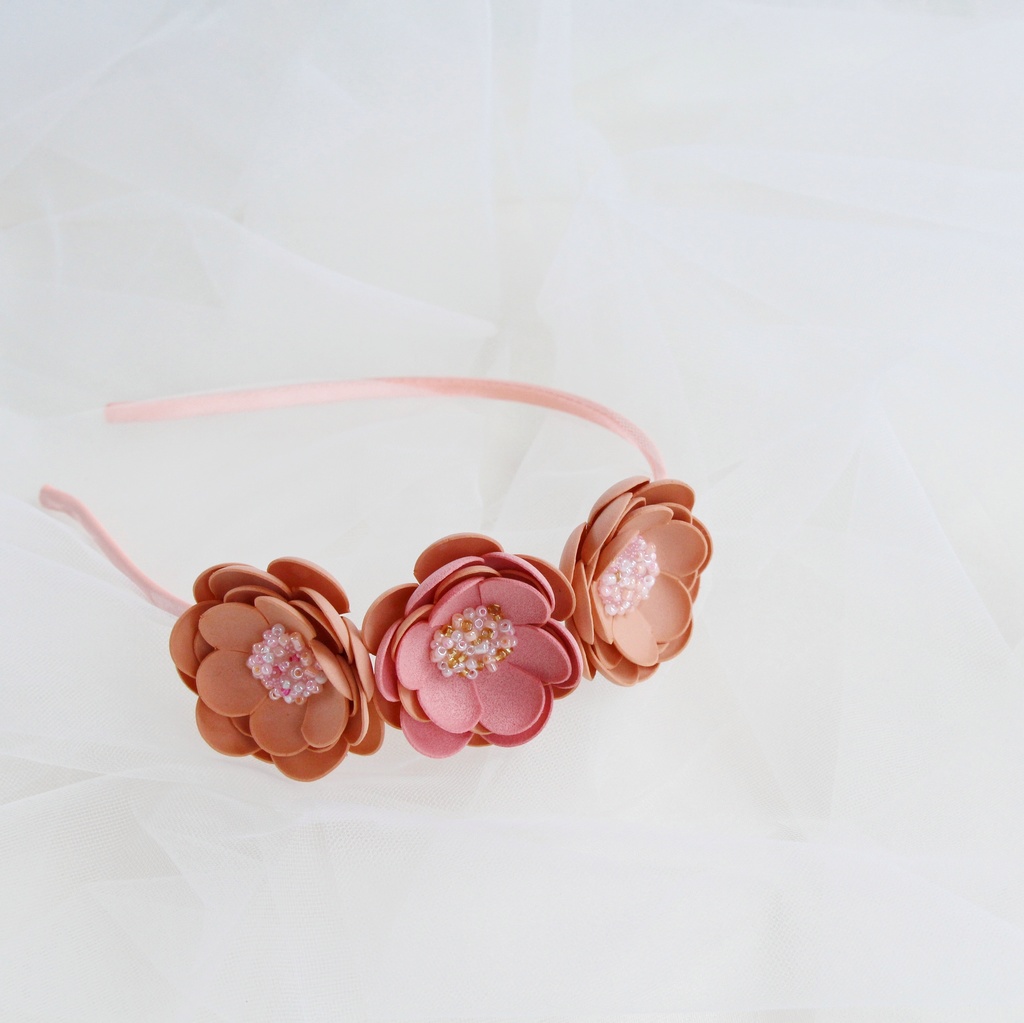 Ободок "Фоамирановые цветы" абрикосовый