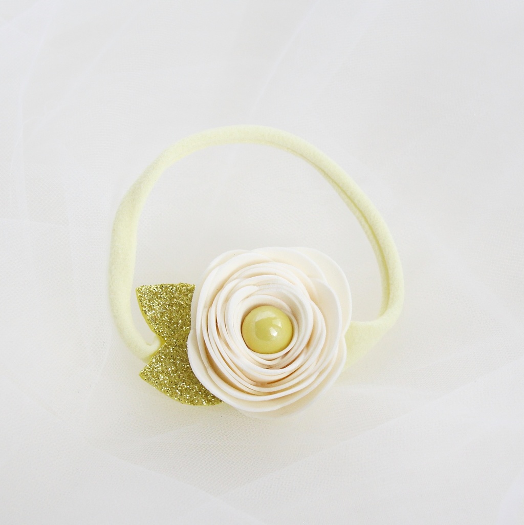 Повязка на голову "Фоамирановый цветок" кремовый