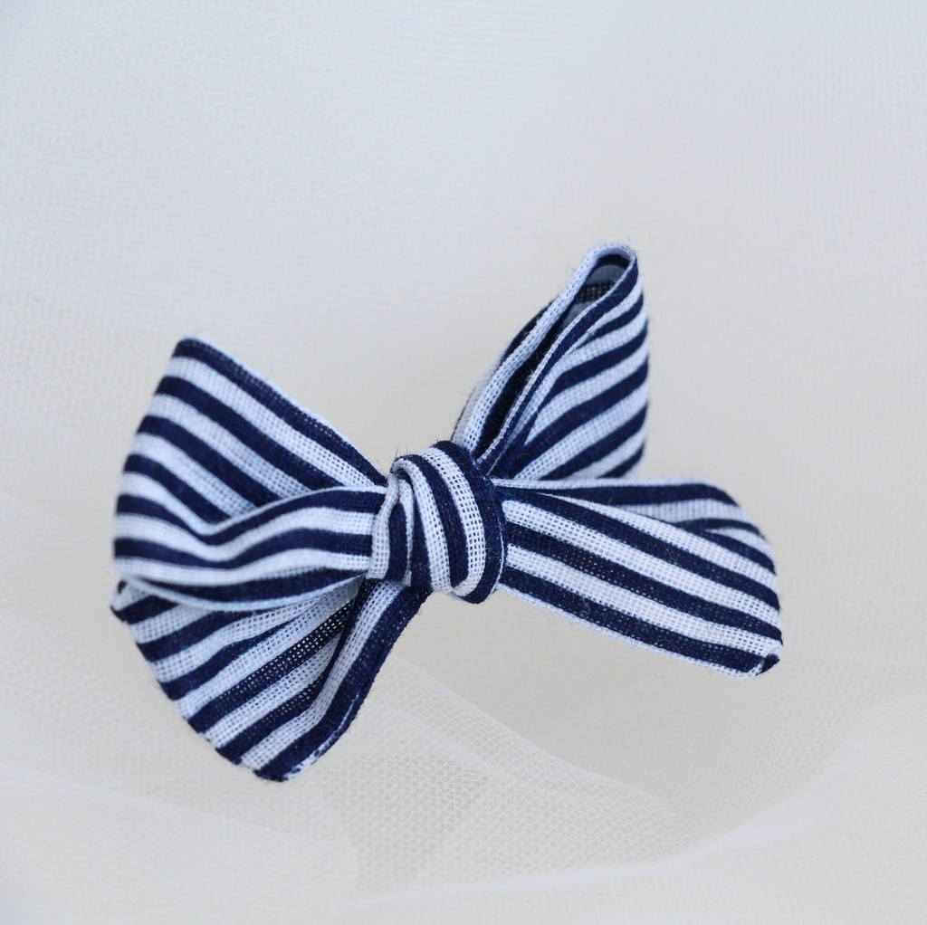 Зажим "Хлопковый бант" цвет сине-белая полоска
