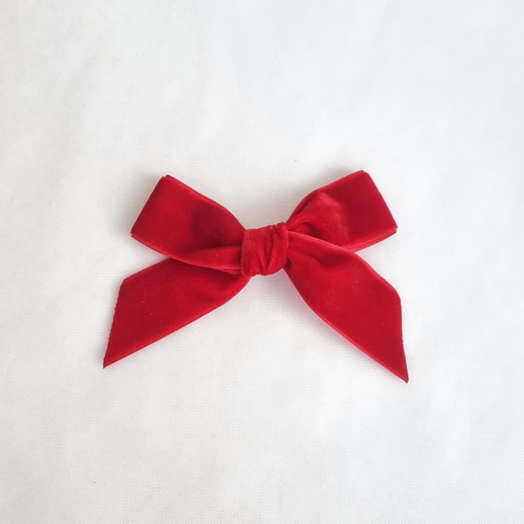 Заколка зажим "Бархатный бант" цвет красный