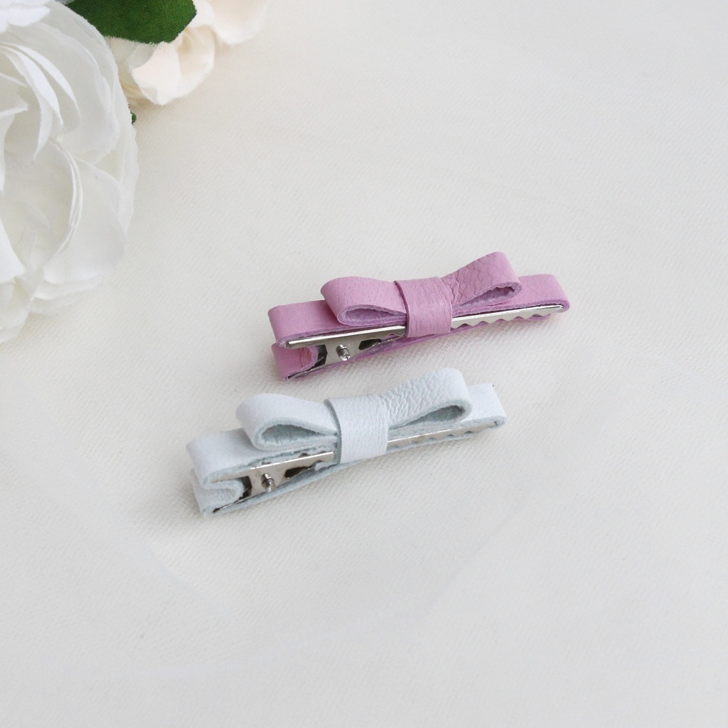 Набор заколок "Кожаные бантики" белый и розовый