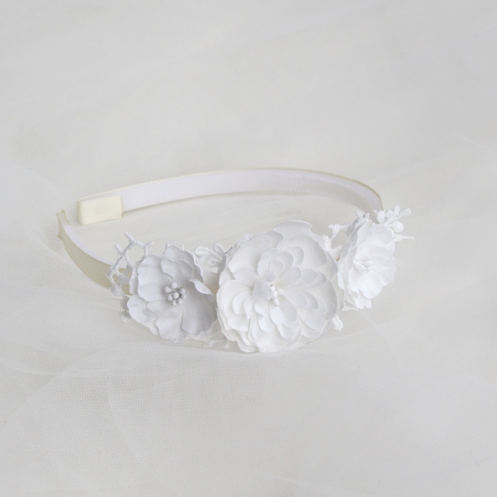 Ободок "Нежные цветы" белый