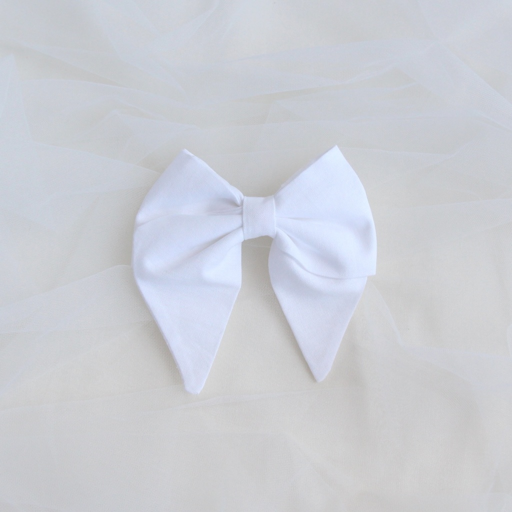 Заколка-зажим "Бант с хвостиками" белый