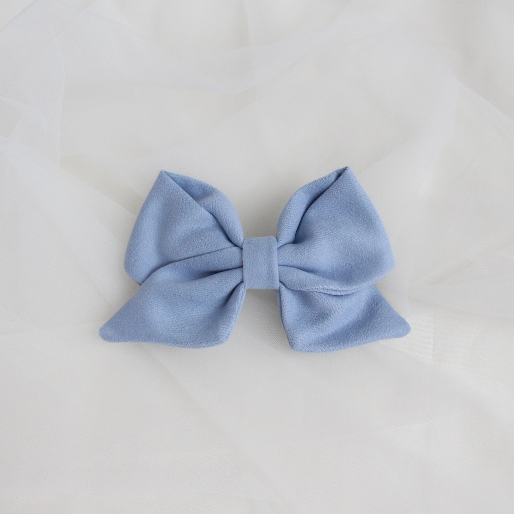 Заколка-автомат "Замшевый бант" серо-голубой