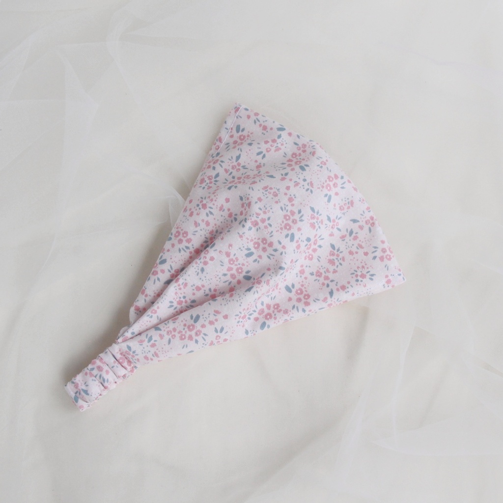 Косынка "Белая с розовыми цветами"