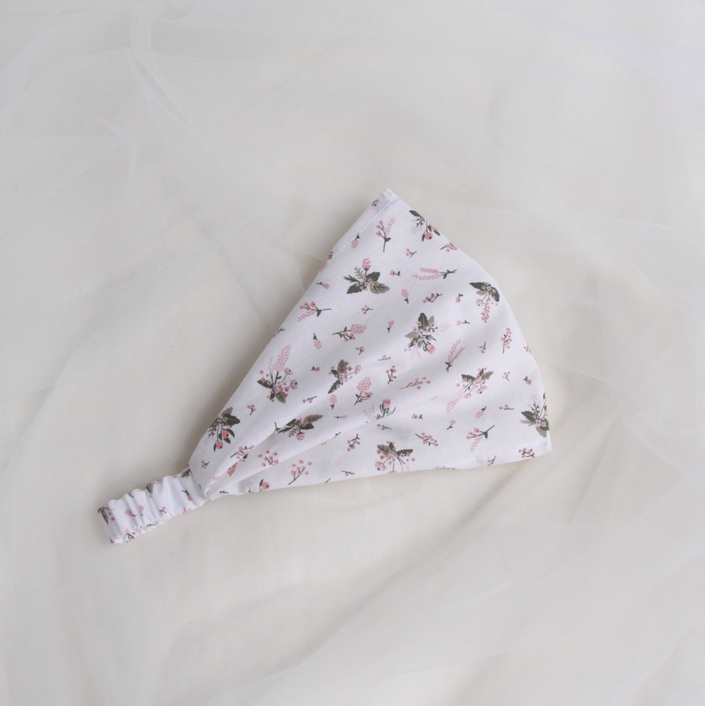 Косынка "Белая с цветами"