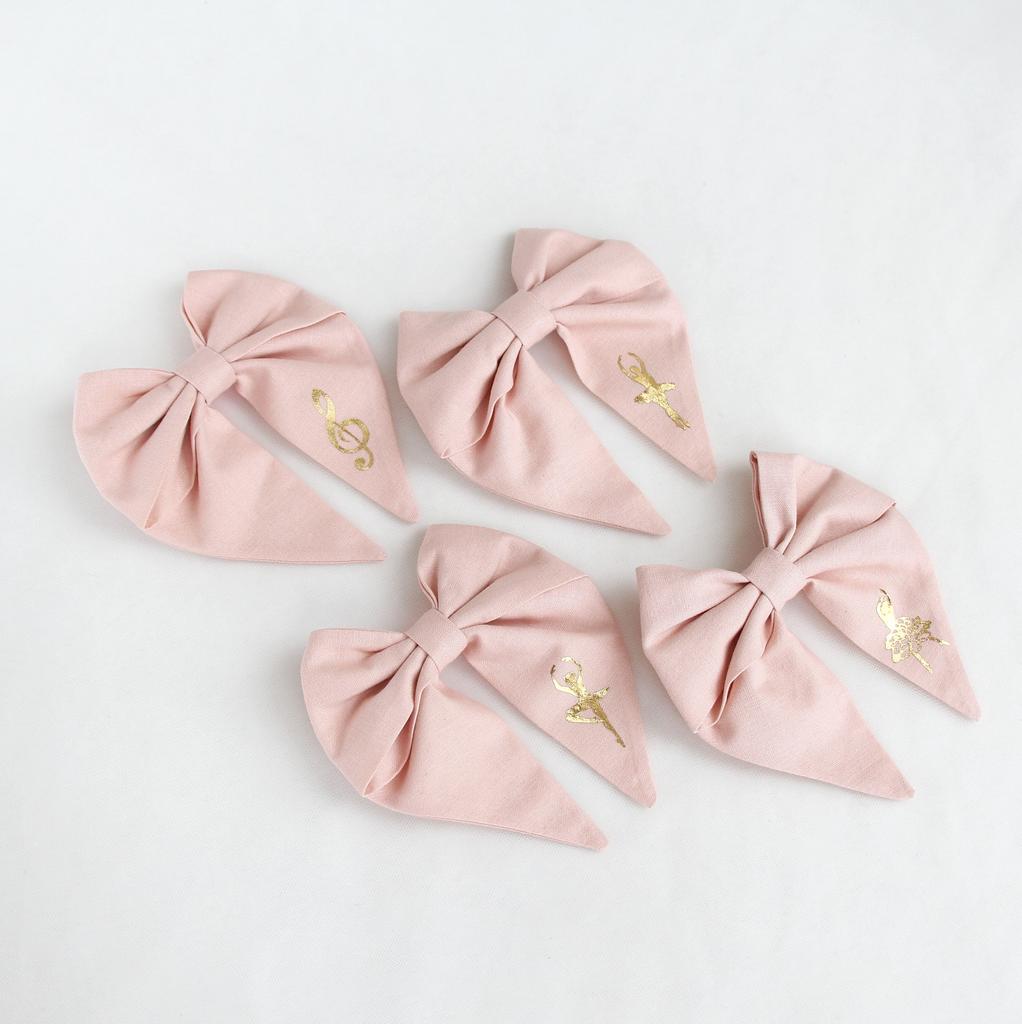 Заколка-зажим "Бант с хвостиками" светло-розовый