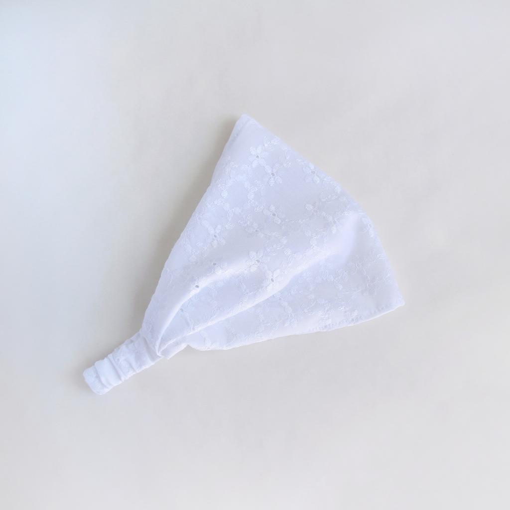 Косынка "С вышивкой" белый