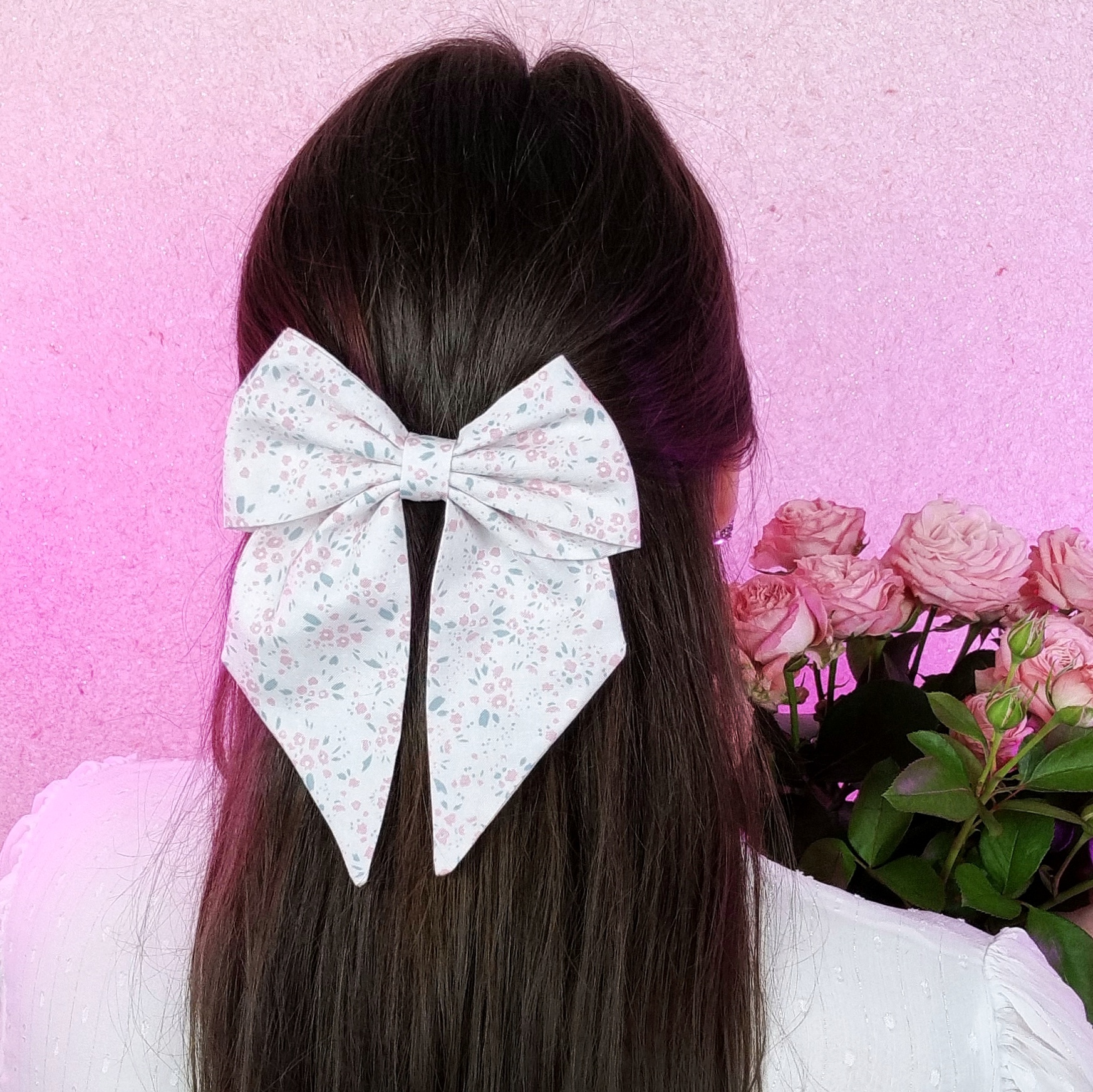 Заколка-автомат "Хлопковый бант длинный" белый с розовыми цветами