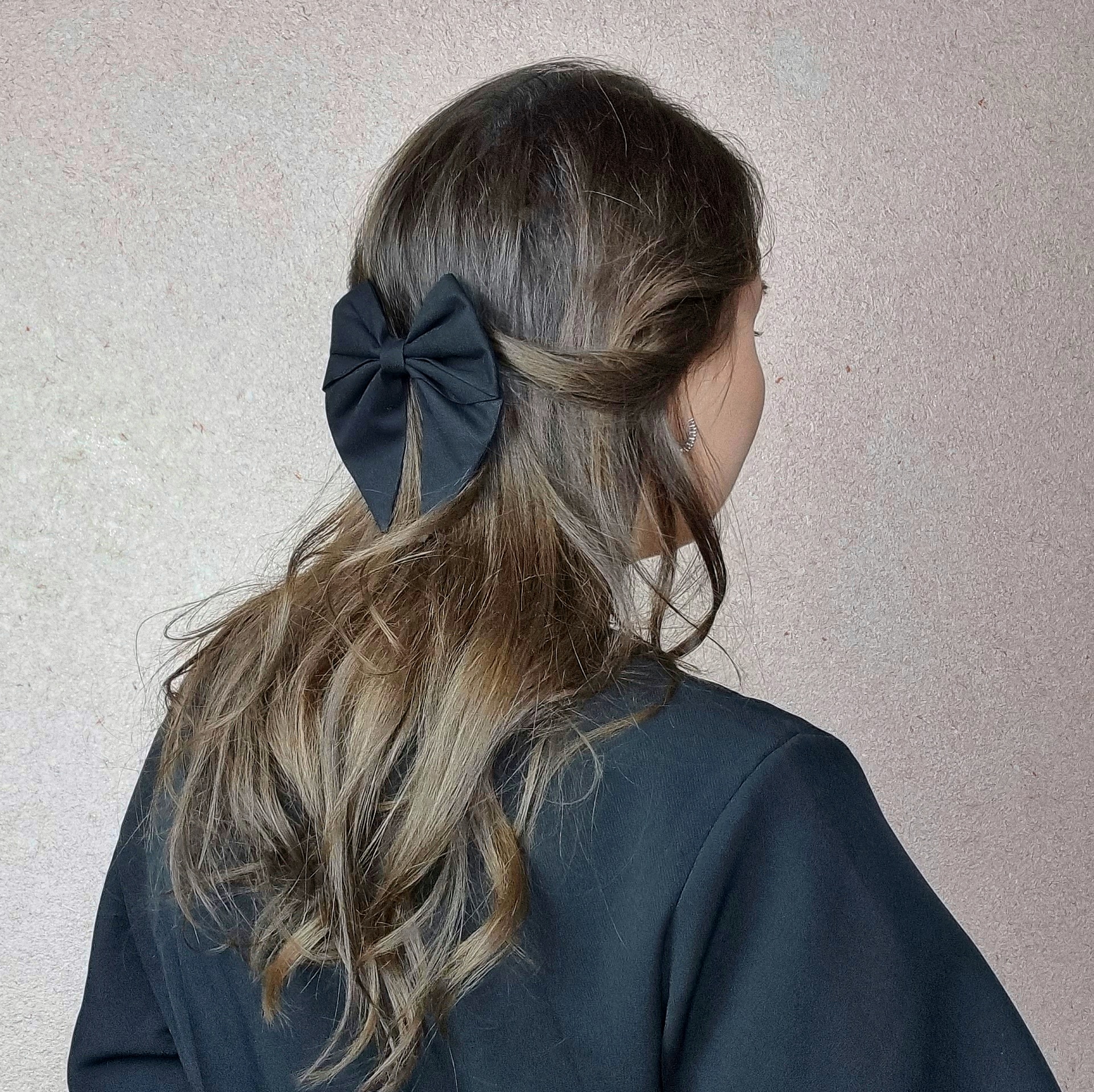 Заколка-автомат "Бант с хвостиками" черный