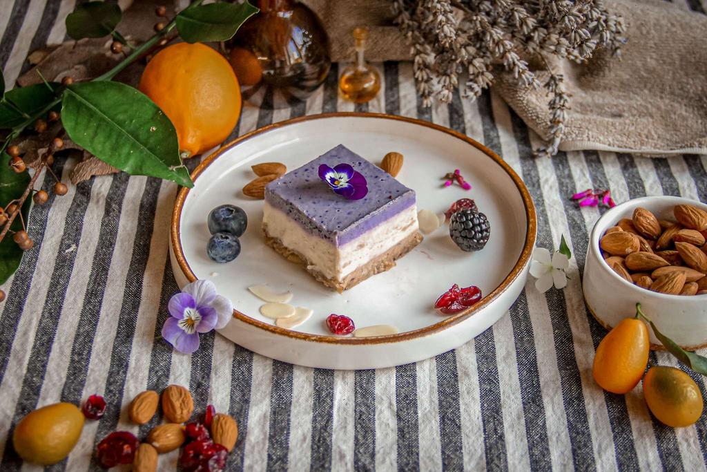 Пирожное Лимон-Черника