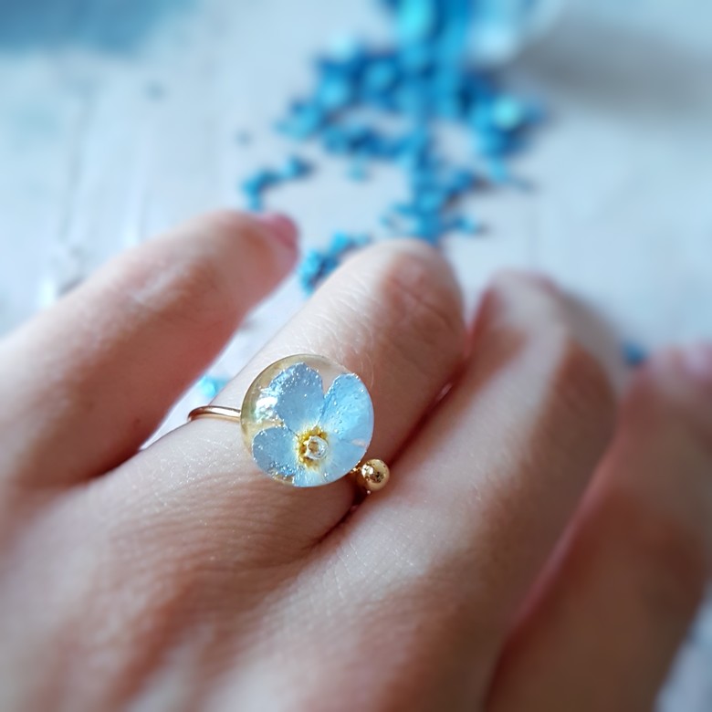 Позолоченное кольцо с незабудкой