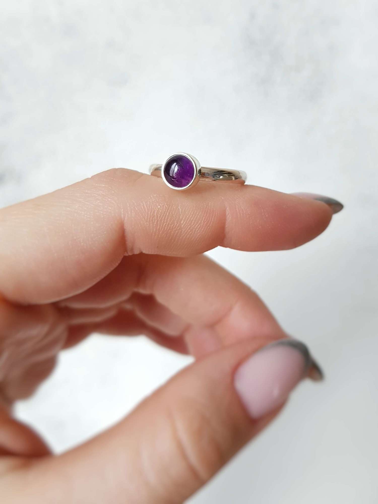 Кольцо с аметистом.