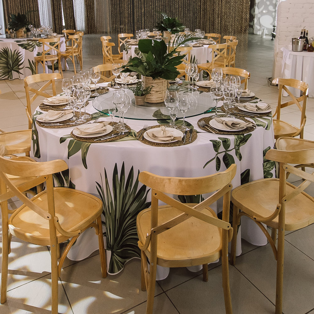 Скатерть с растительным принтом