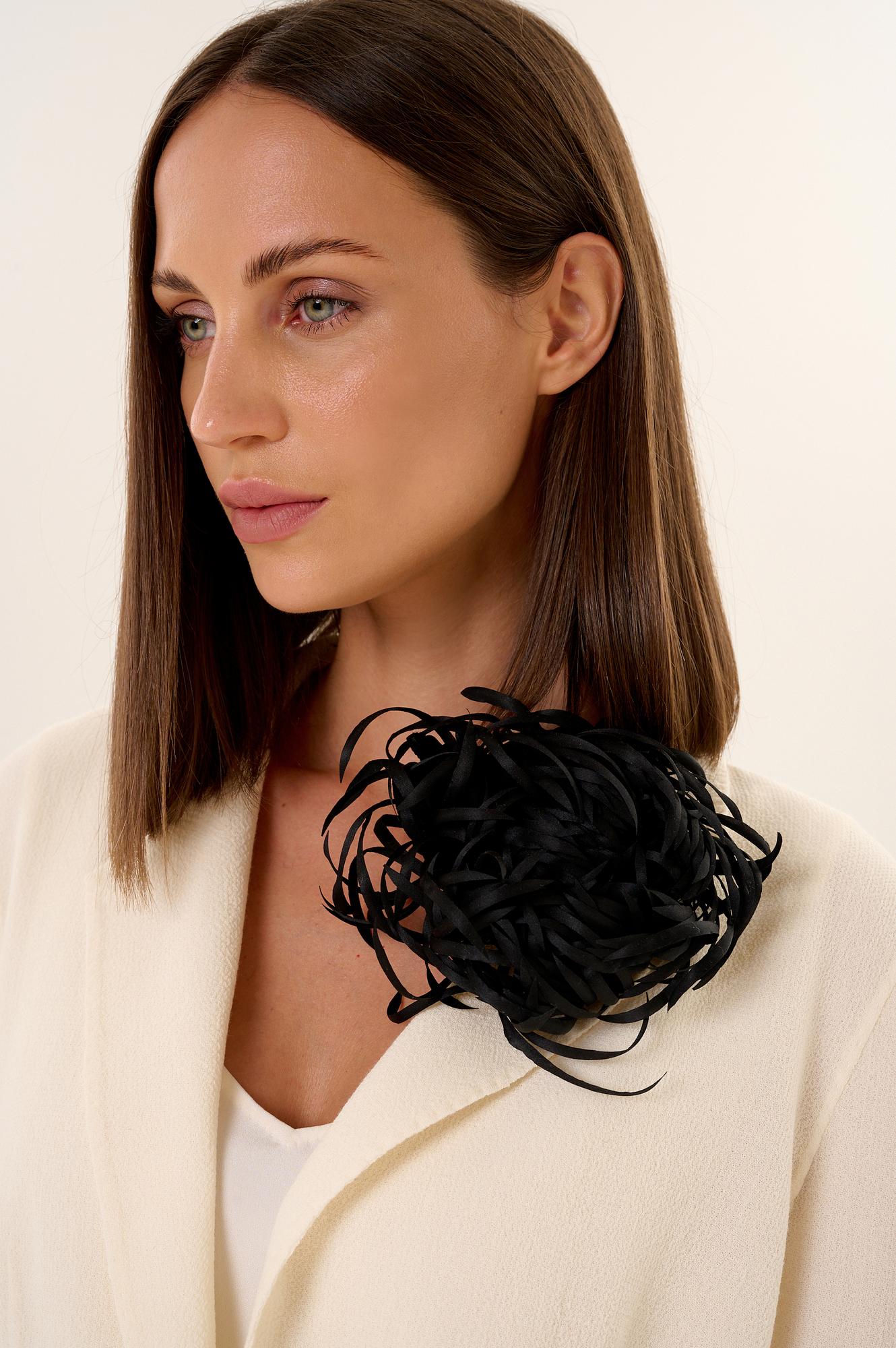 Брошь Хризантема из шелка