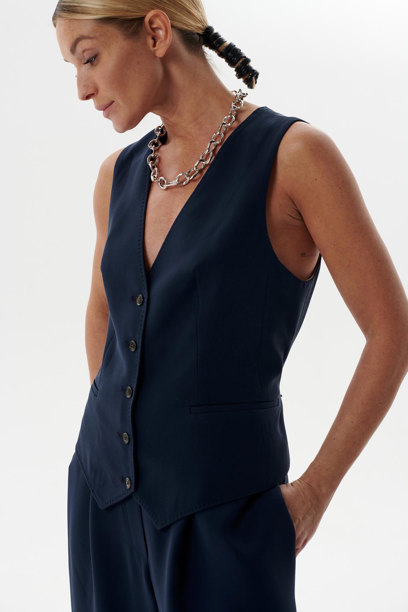 Жилет из шелка LINDA BLUE