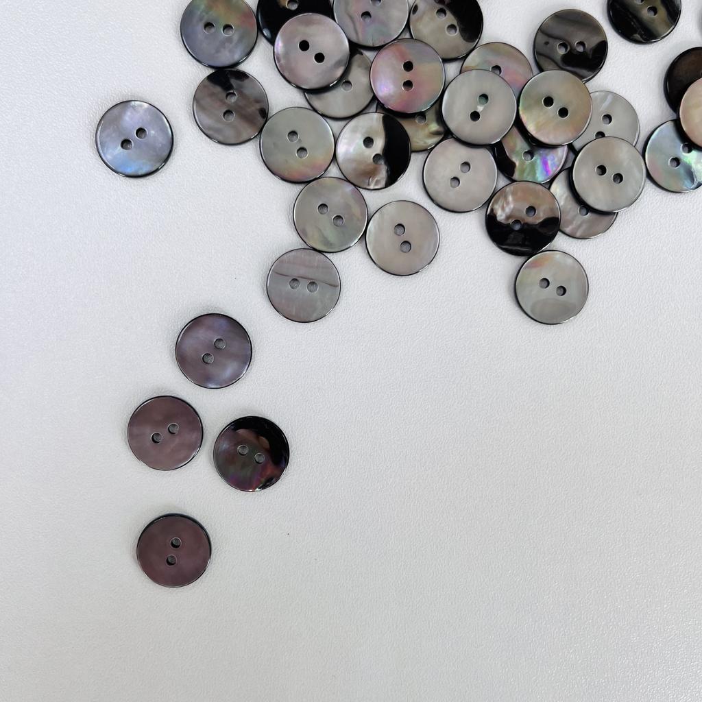 Пуговицы из ракушки. Черный перламутр. 15 мм