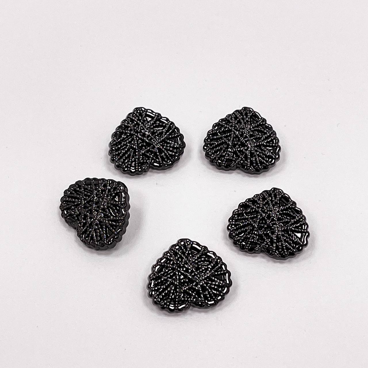 Набор декоративных металлических пуговиц. Звучит как стиль