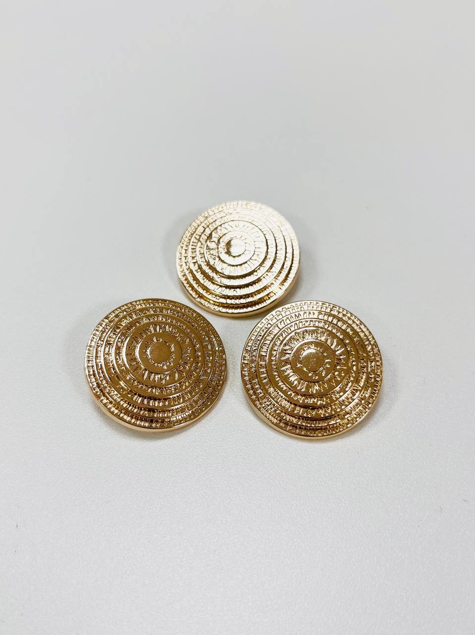 Набор декоративных золотых пуговиц. Звучит как Печенье